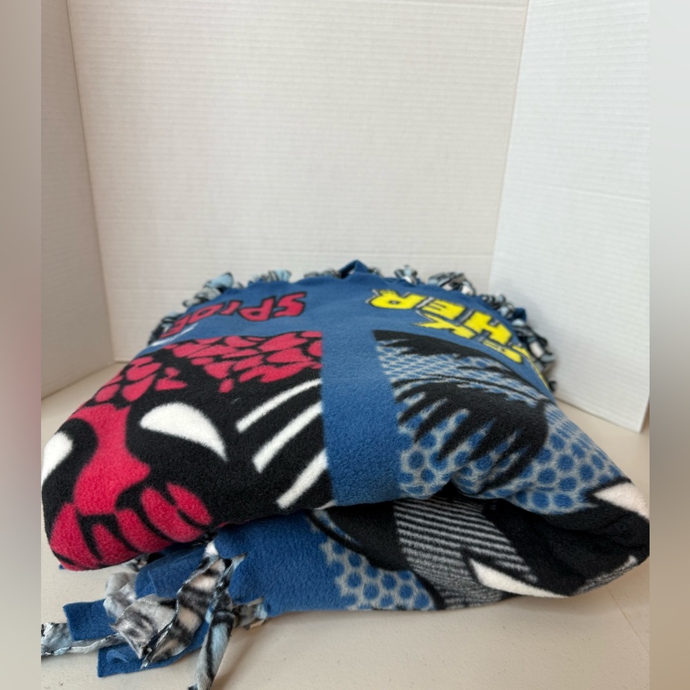 Kids Marvel Heroes Fleece Blanket 63x53in - Picture 3 of 13
